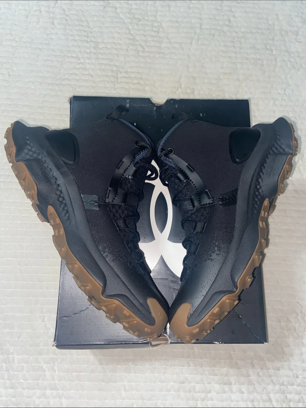 Under Armour Men’s Charged Expanse Mid WP